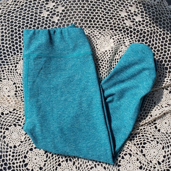 The North Face womens green strech capri sz Med - Picture 3 of 6